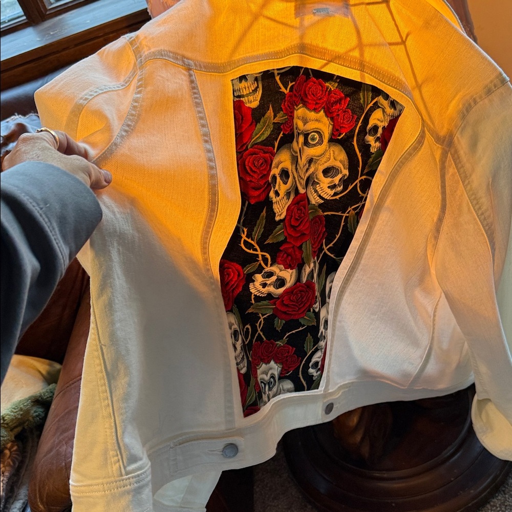 Universal Thread White Denim Jacket - Picture 4 of 10